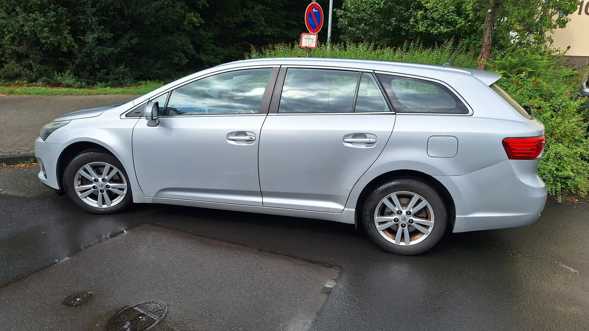 Toyota Avensis Avensis Combi 2.0 D-4D Life Argent - 1