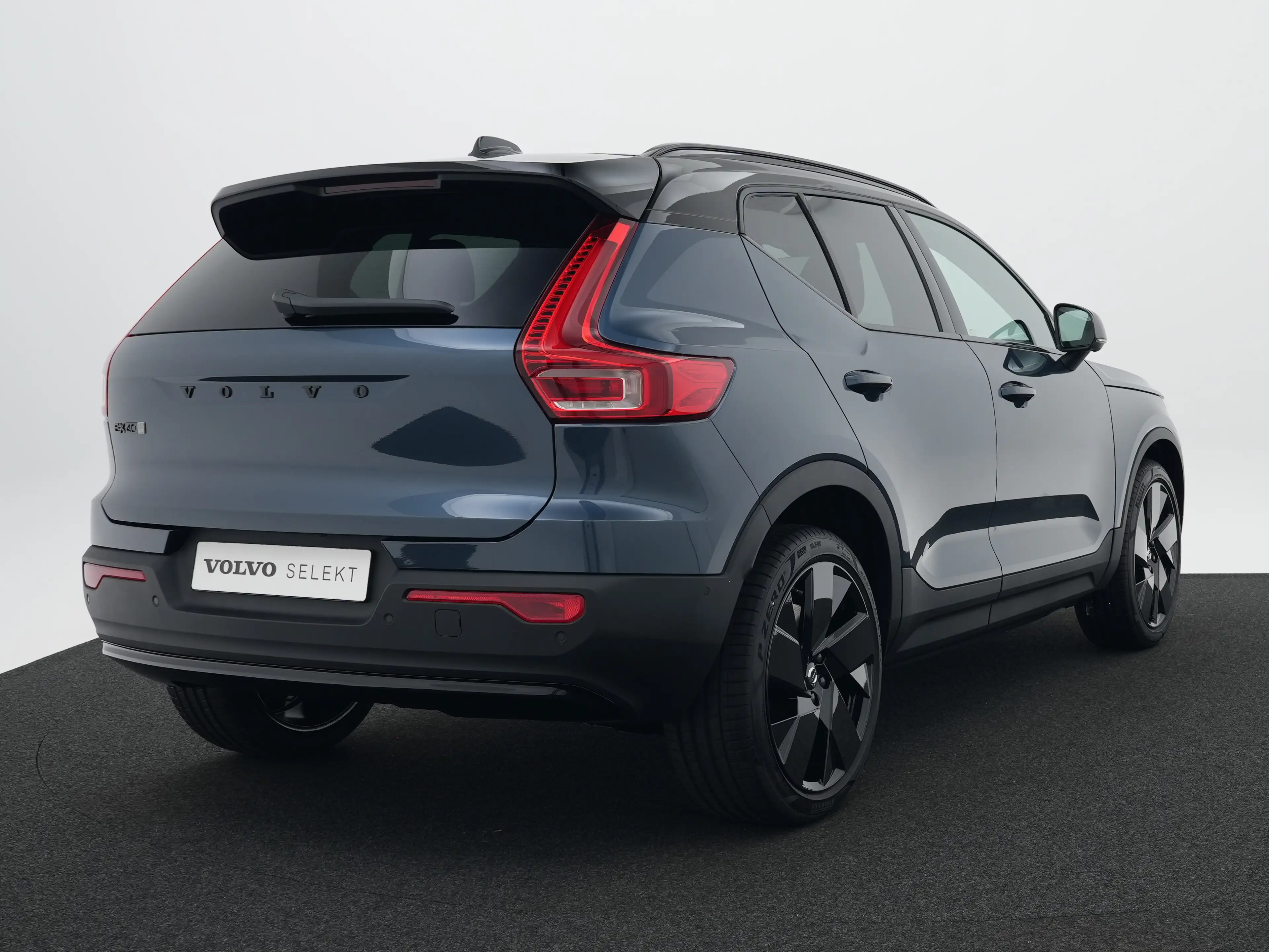 Volvo EX40 Single Ext. Ultra Black Edition Europa 82 kWh | Li — photo 2