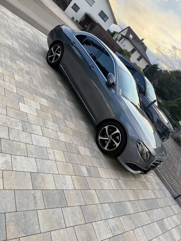 Mercedes-Benz E 200
