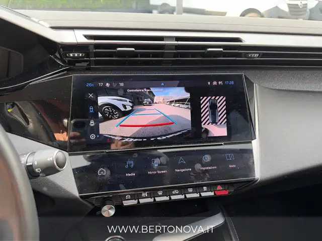 Peugeot 308 view 11