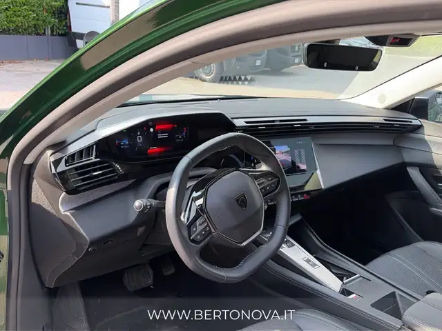 Peugeot 308 view 10