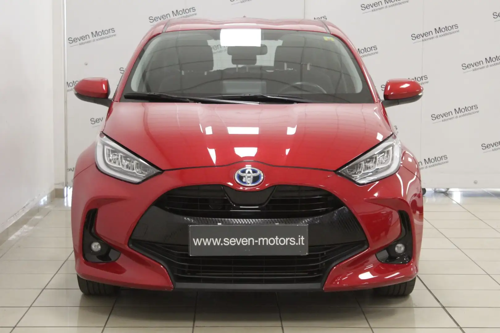 Toyota Yaris 1.5 Hybrid 5 porte Trend Rosso - 2
