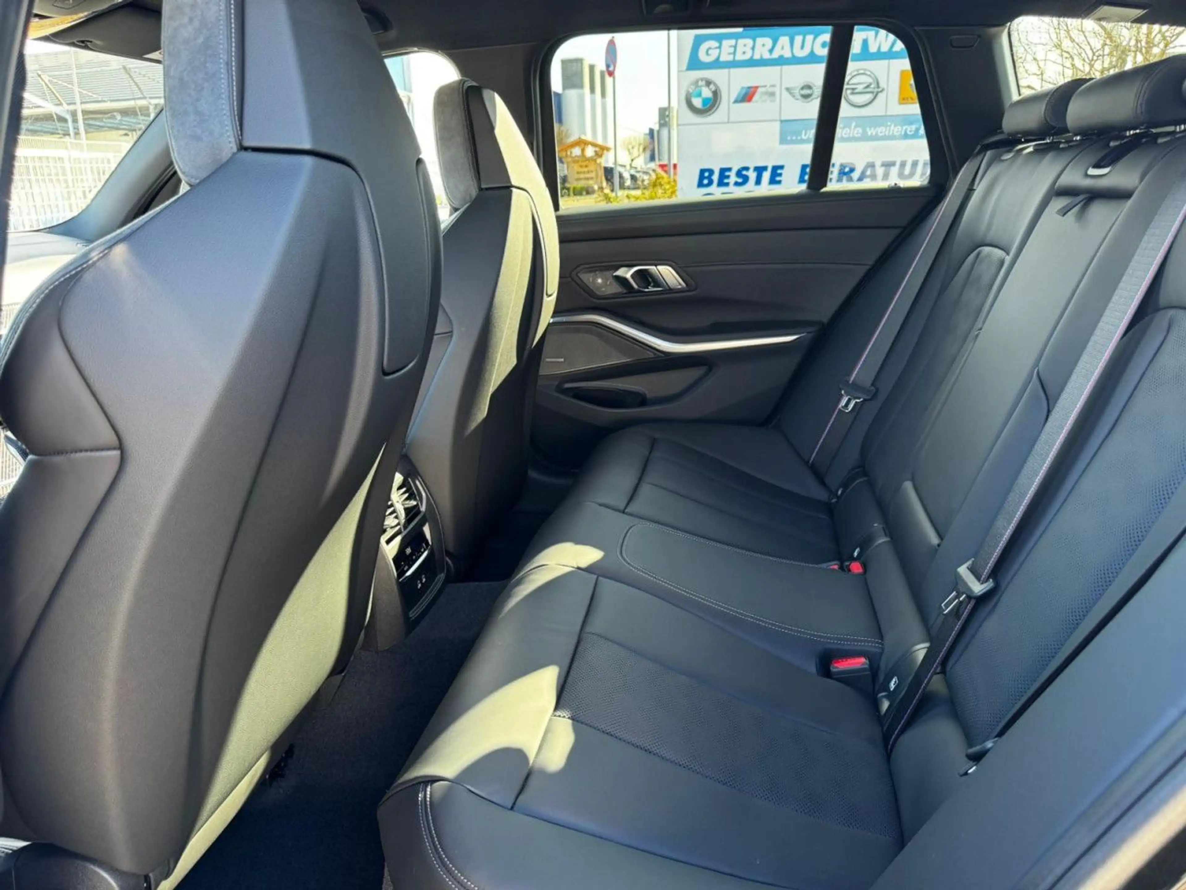 BMW M3 Competition Touring mit M xDrive ACC HUD Ha/Ka — photo 11