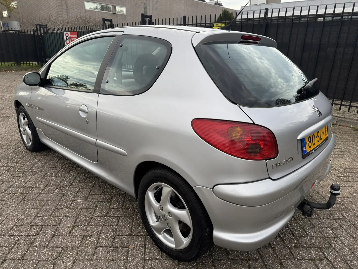 Peugeot 206 1.4-16V Quiksilver Airco/LMV Grijs - 2