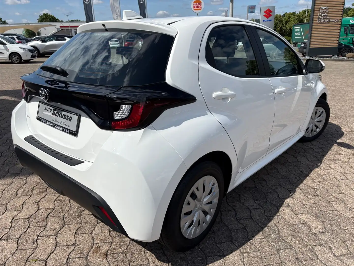 Toyota Yaris Comfort Weiß - 2