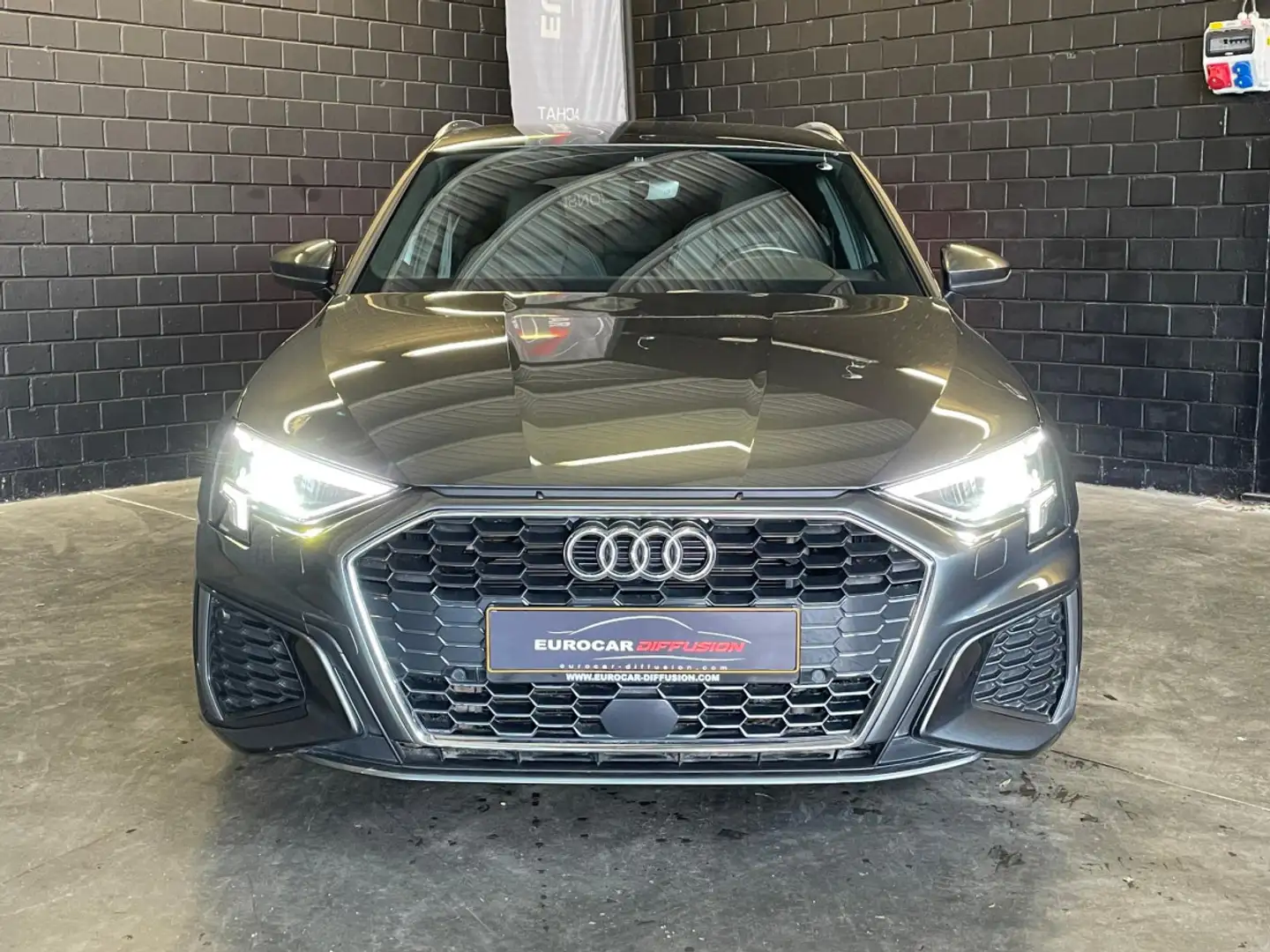 Audi A3 Sportback TFSI e S-line ** Cuir ** Caméra ** Gris - 2