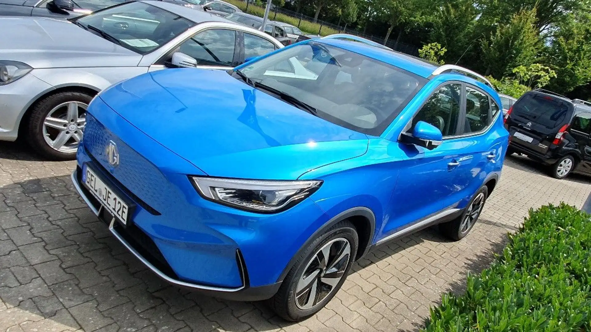 MG ZS EV Elektro Luxury Pano Leder Navi Alu Sitzh. Blau - 2