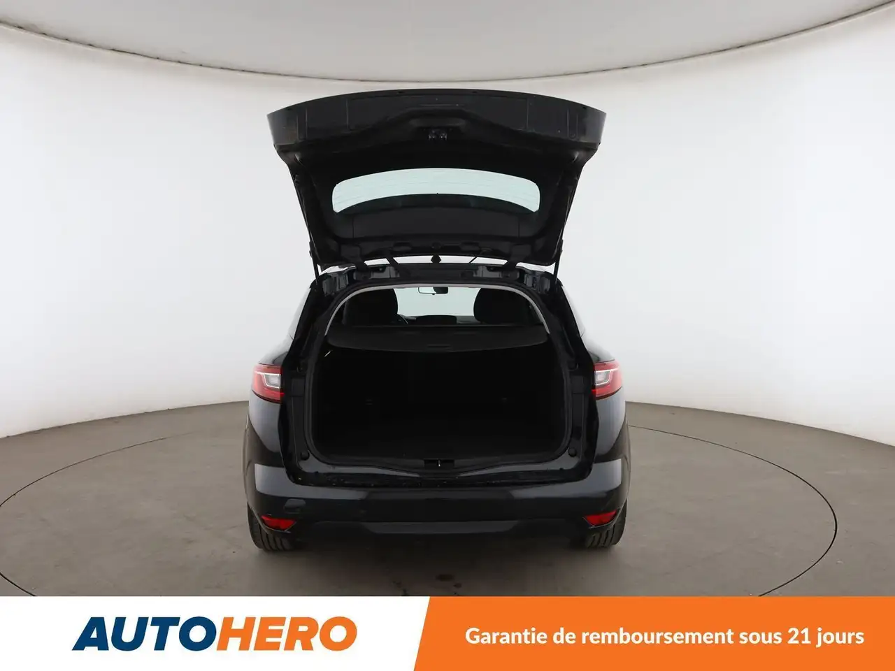 Renault Megane Citadine 5 portes — photo 16