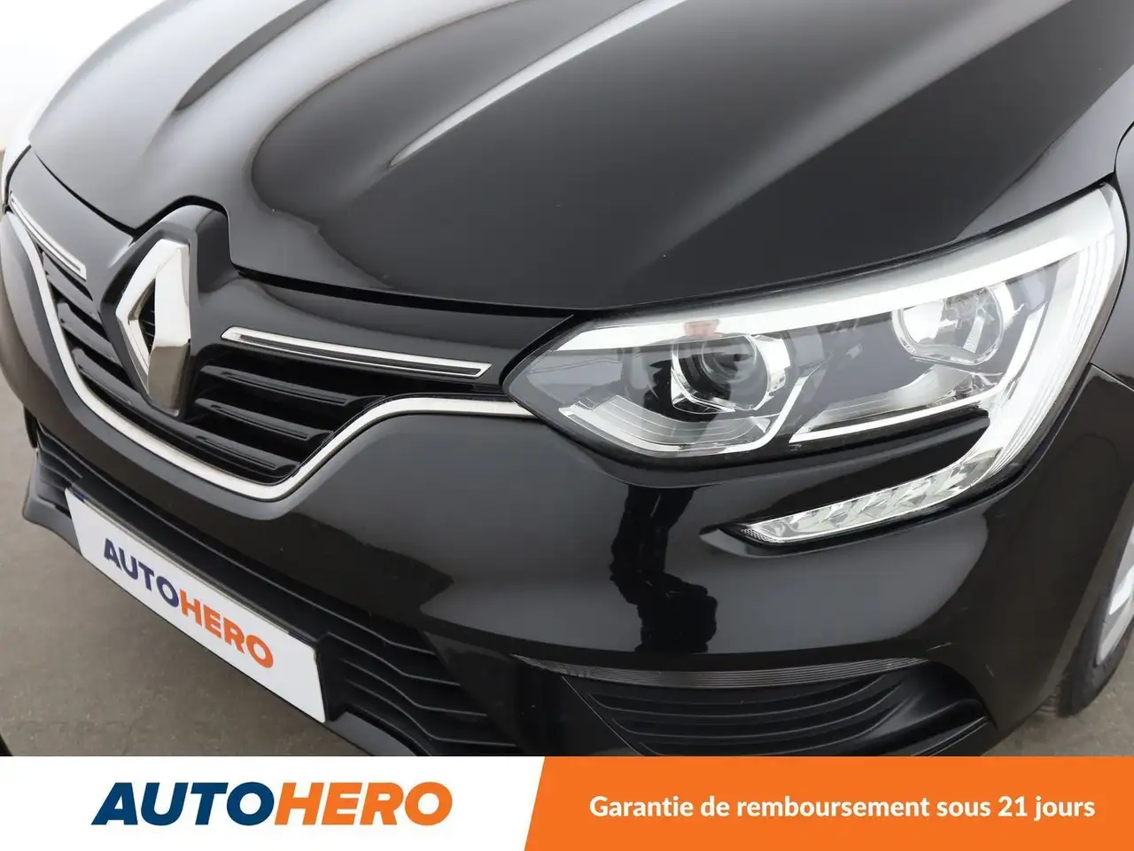 Renault Megane Citadine 5 portes — photo 25