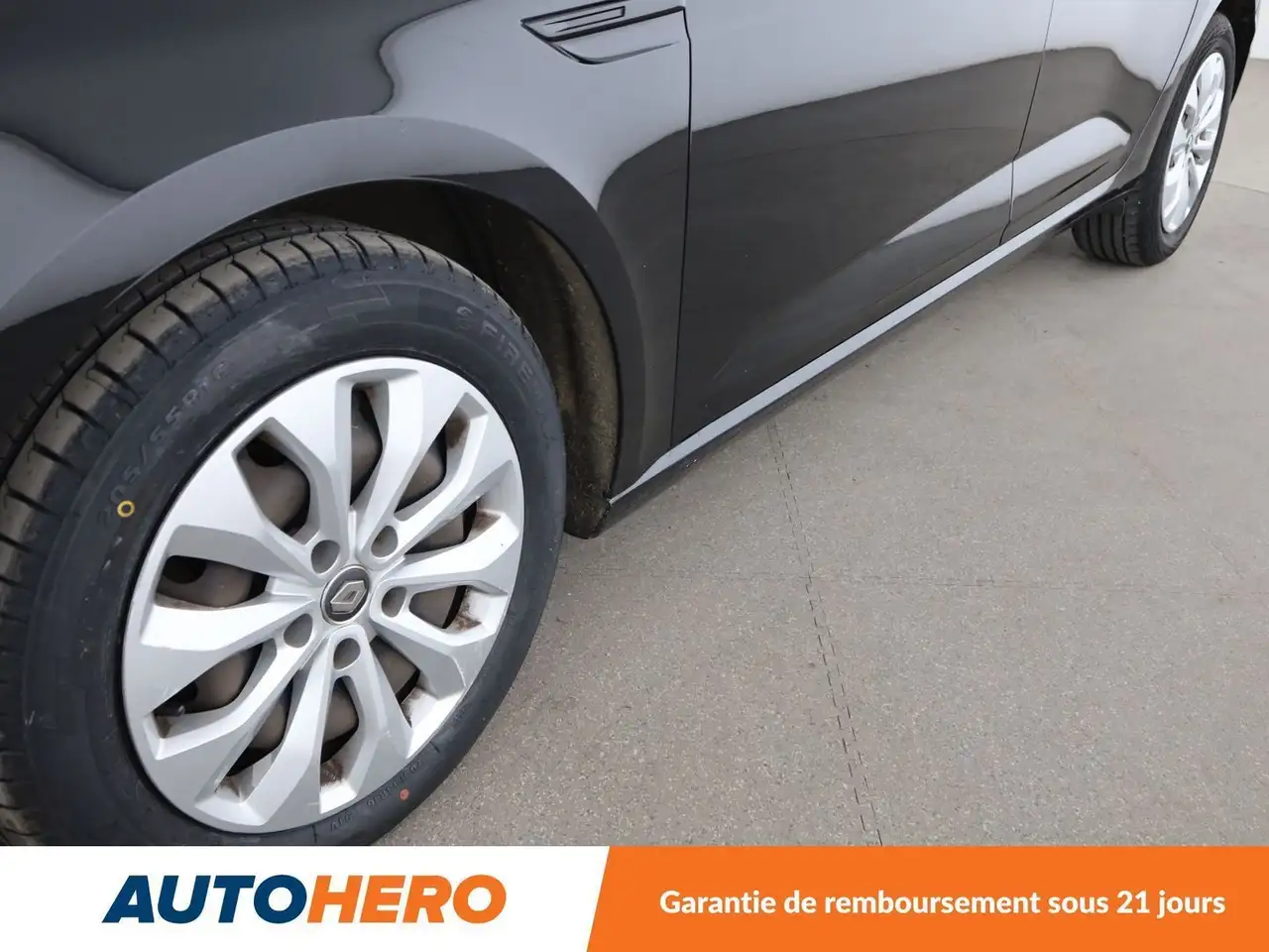 Renault Megane Citadine 5 portes — photo 26