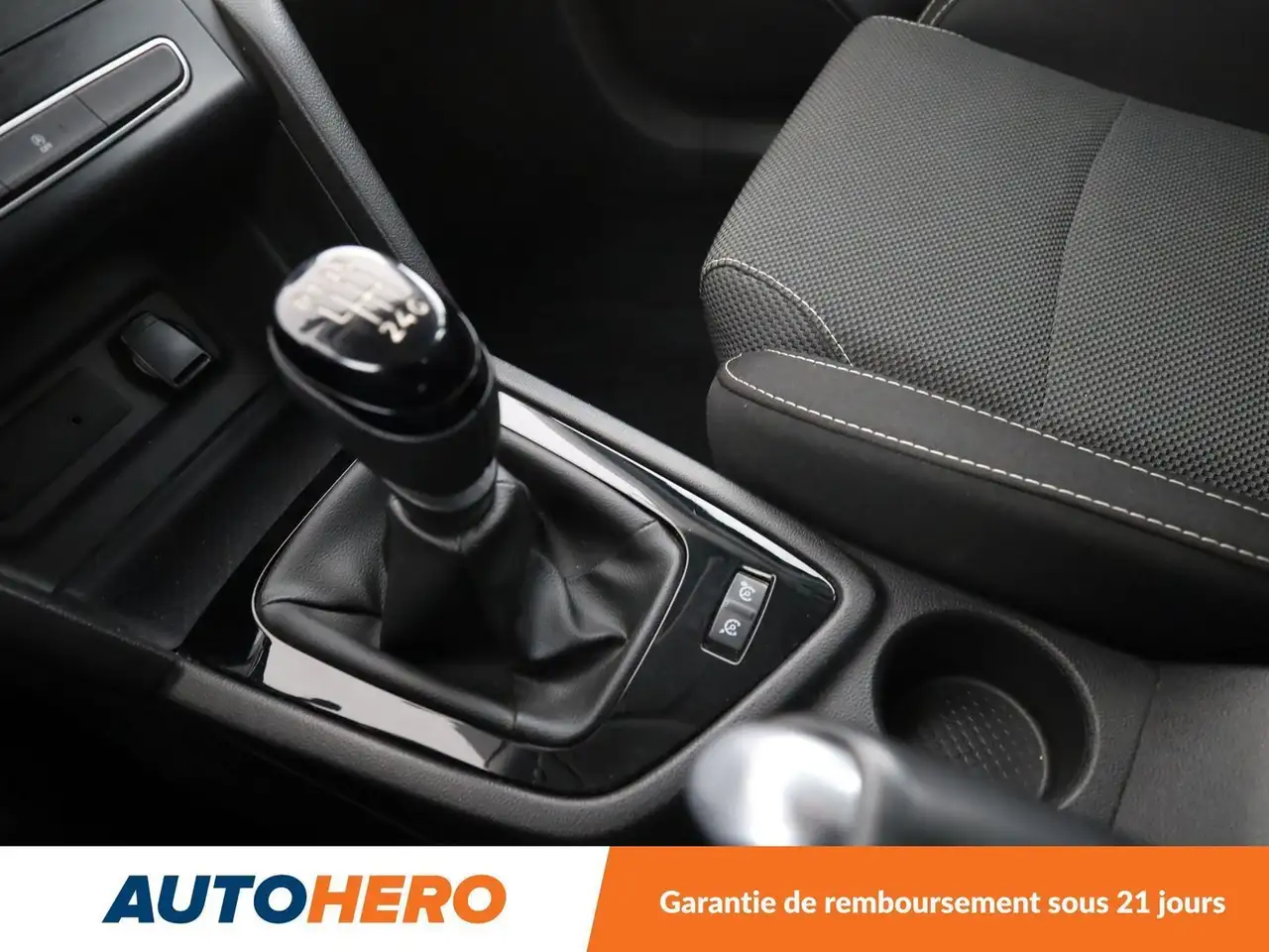 Renault Megane Citadine 5 portes — photo 23