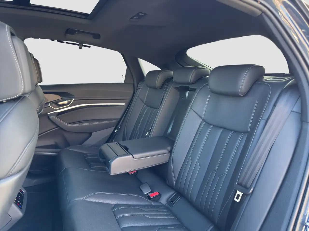 Audi Q8 Sportback 55 e-tron quattro S line Digitales, миниатюра 12
