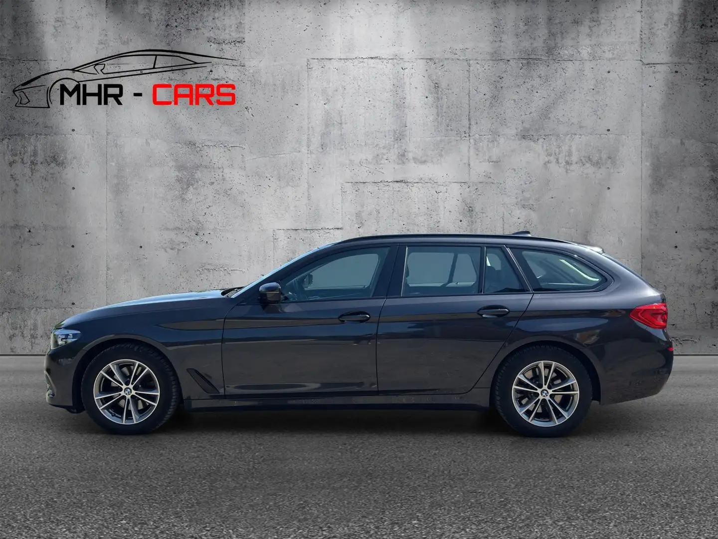 BMW 520 520 d xDrive Sport Line Grijs - 2