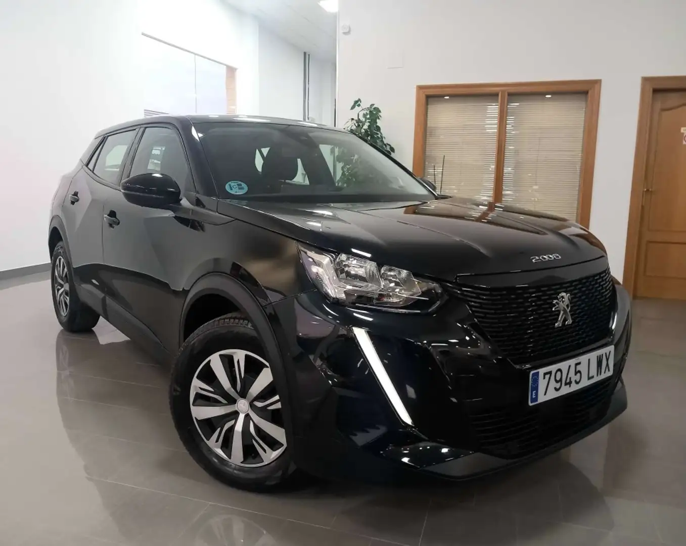 Peugeot 2008 1.5BlueHDi S&S Active Pack 110 Schwarz - 1