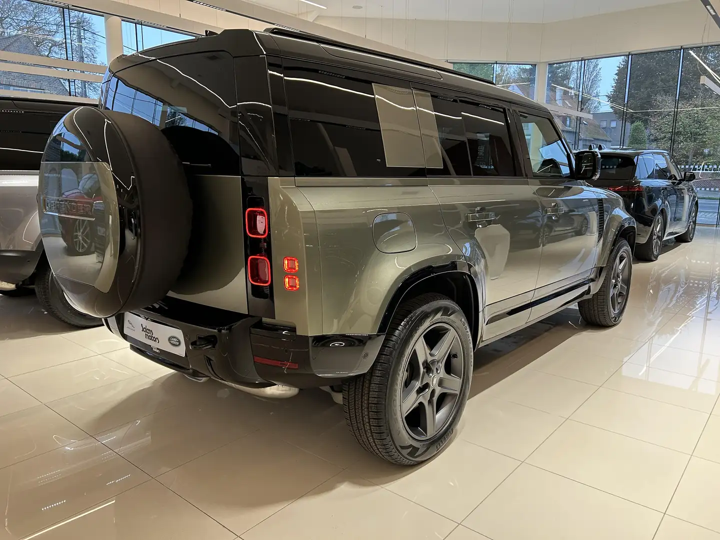 Land Rover Defender X-Dynamic SE D250 Vert - 2
