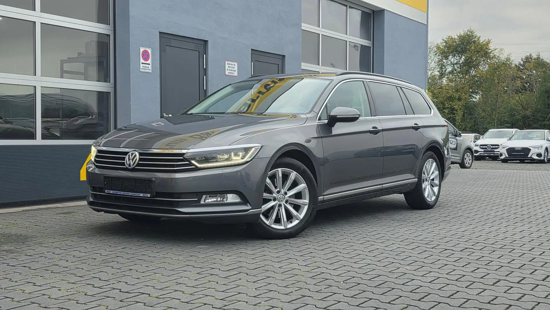 Volkswagen Passat Variant Passat Var TDI DSG STANDHZ MATRIX MEMORY SCHECKH Gris - 1