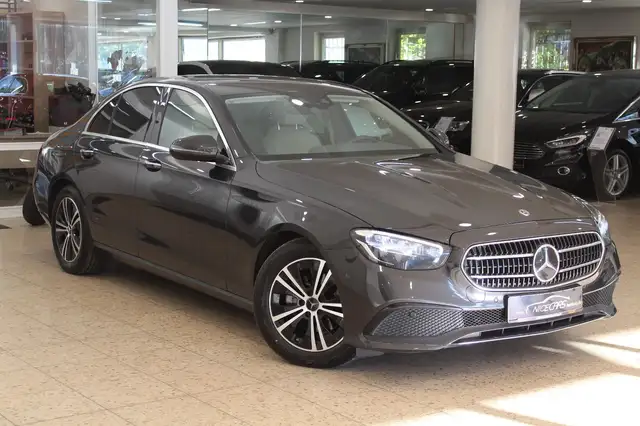 Mercedes-Benz E 220 d"Exclusive"Memory"LederBeige"8XBreifung"TW