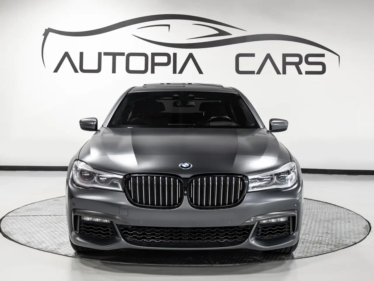 BMW 7 Series снимка BMW 7 Series