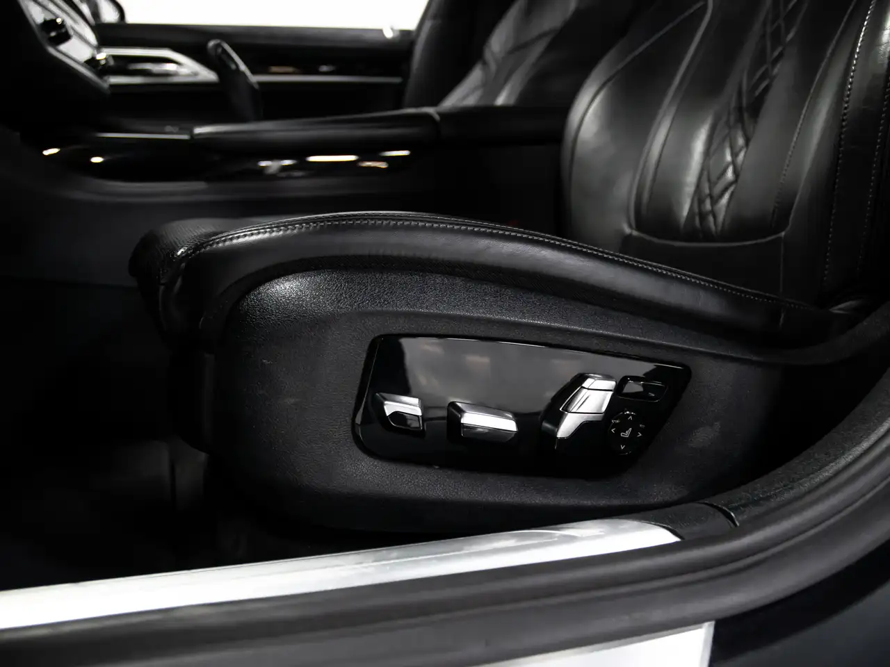 BMW 7 Series снимка BMW 7 Series