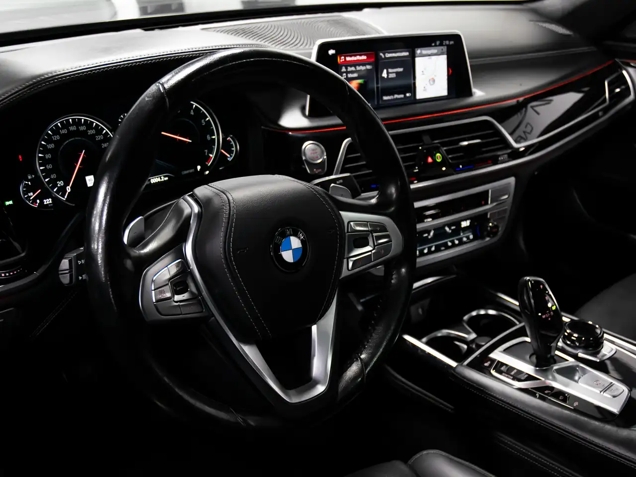 BMW 7 Series снимка BMW 7 Series