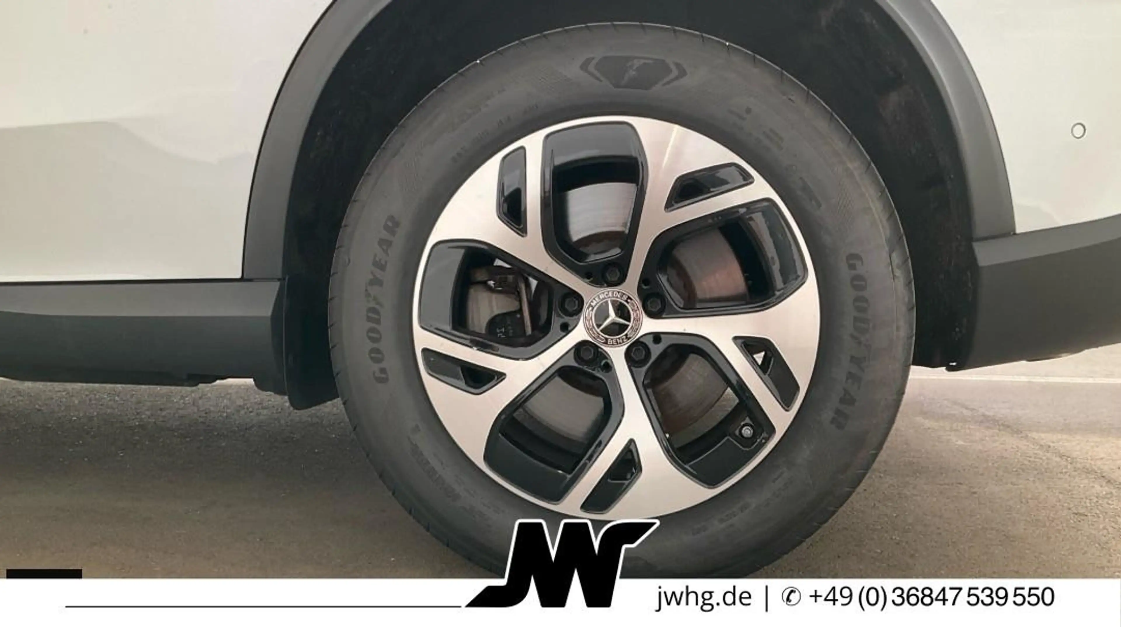 Mercedes-Benz GLC 300 e 4M AVANTG newMod/DISTR/360°/PANO/AHK — photo 12