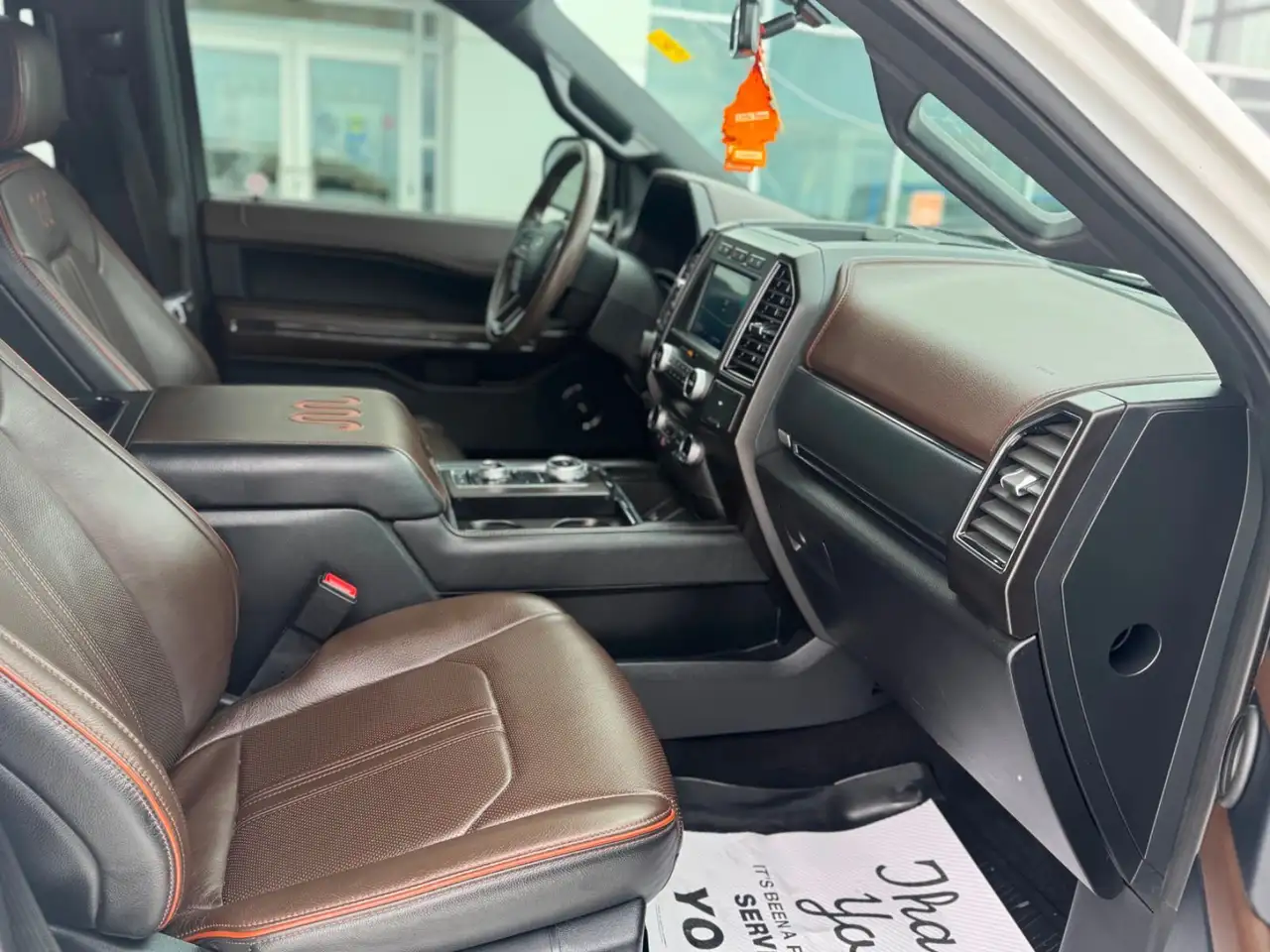 Ford Expedition снимка Ford Expedition