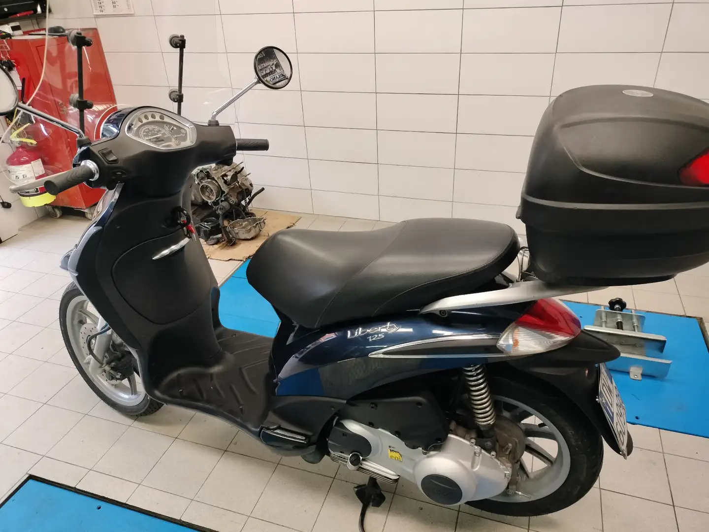 Piaggio Liberty 125 scooter Bleu - 2
