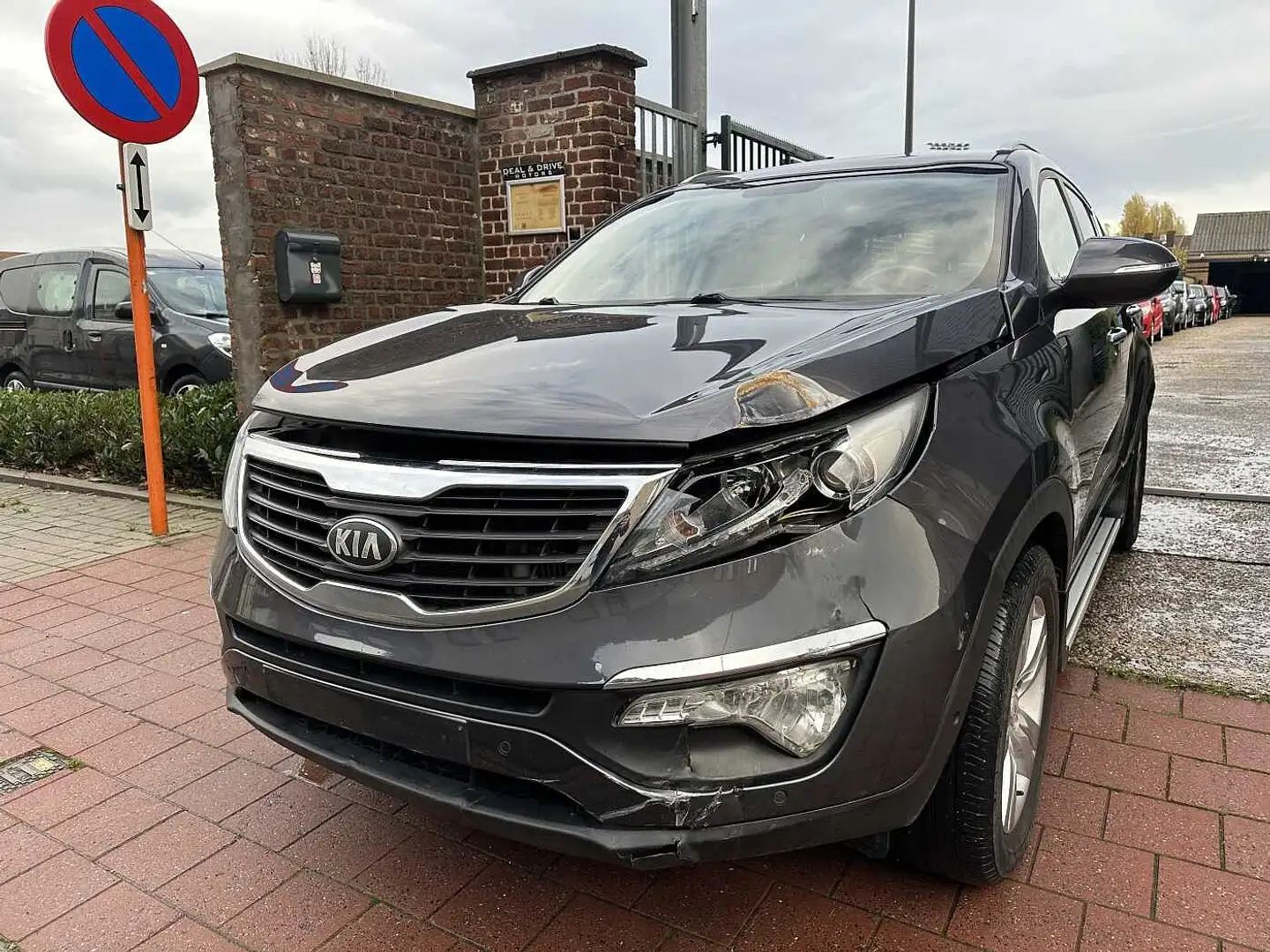 Kia Sportage 1.7 CRDi MET 134DKM HANDELAARS & EXPORT Grijs - 1
