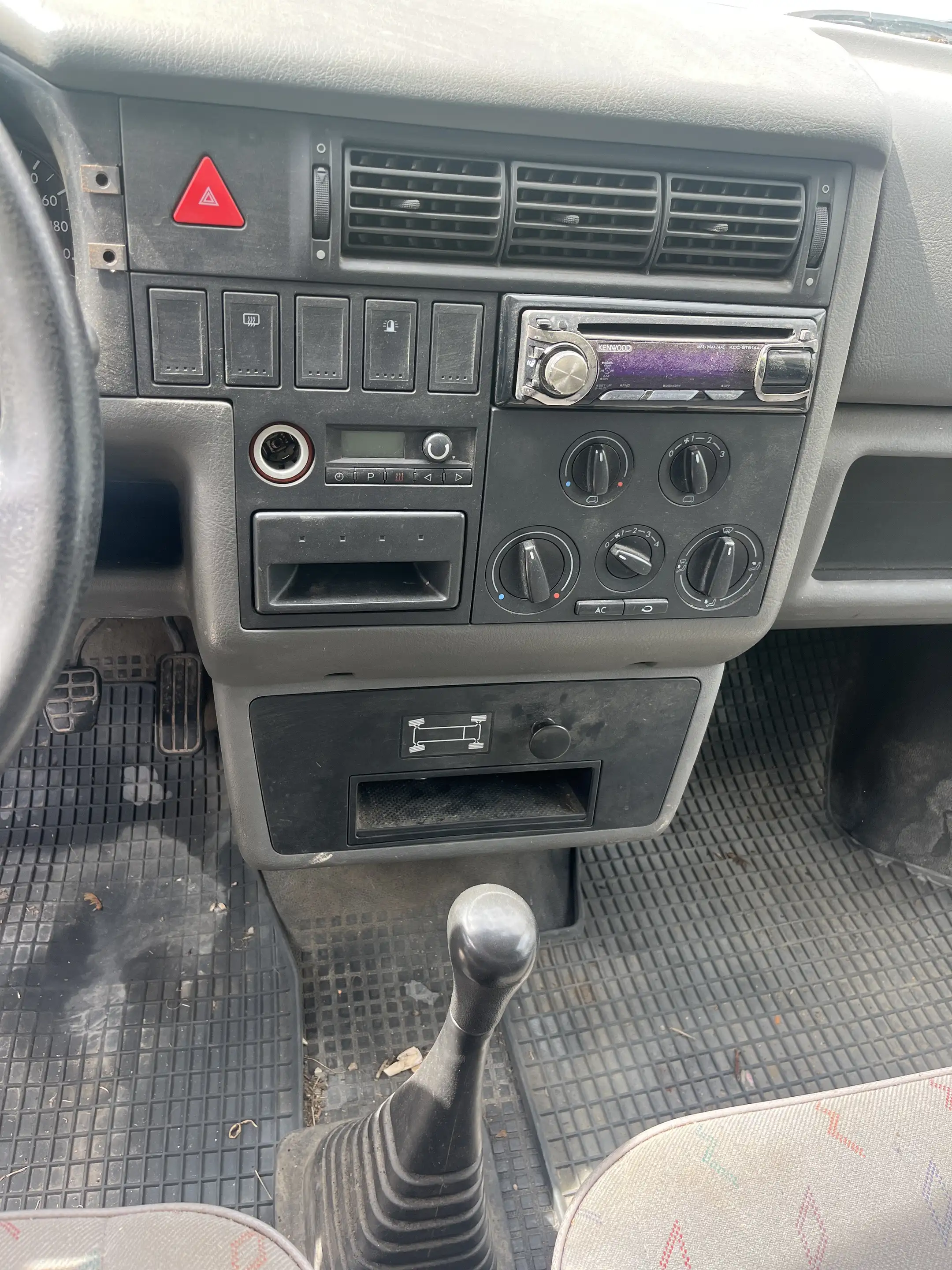 Volkswagen T4 Doka 3-3 Syncro 1,9 TDI/ KLIMA/ KEIN PICKERL!!! — photo 14