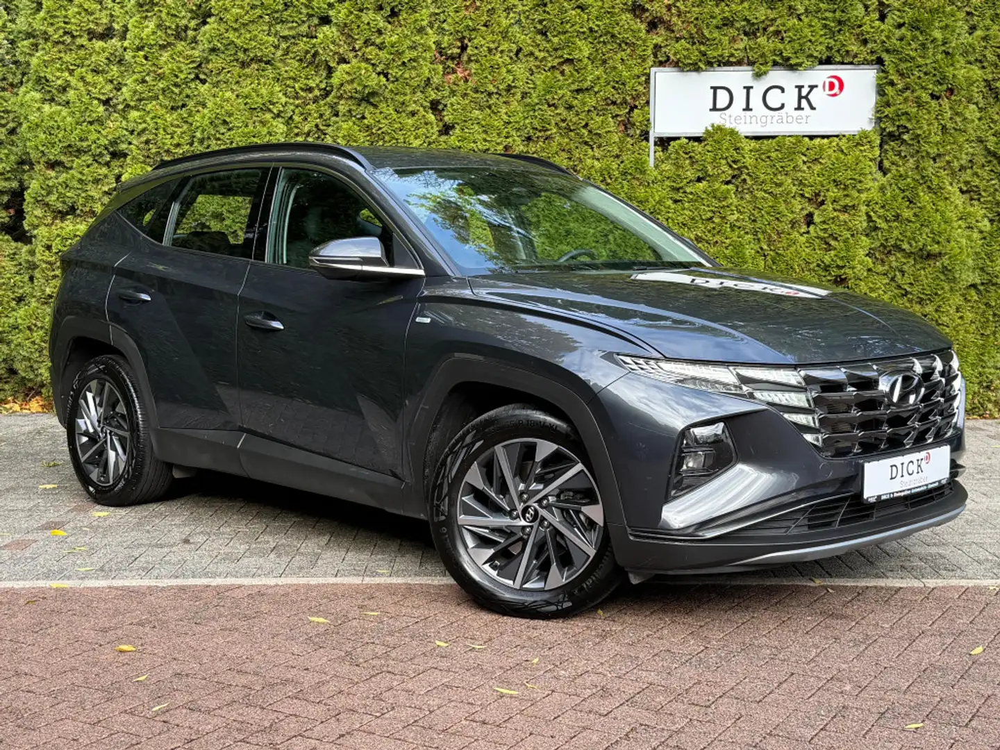 Hyundai TUCSON 1.6 T-GDI DCT 2WD LED+SHZ+KAM+CARPLAY+DAB Grau - 1