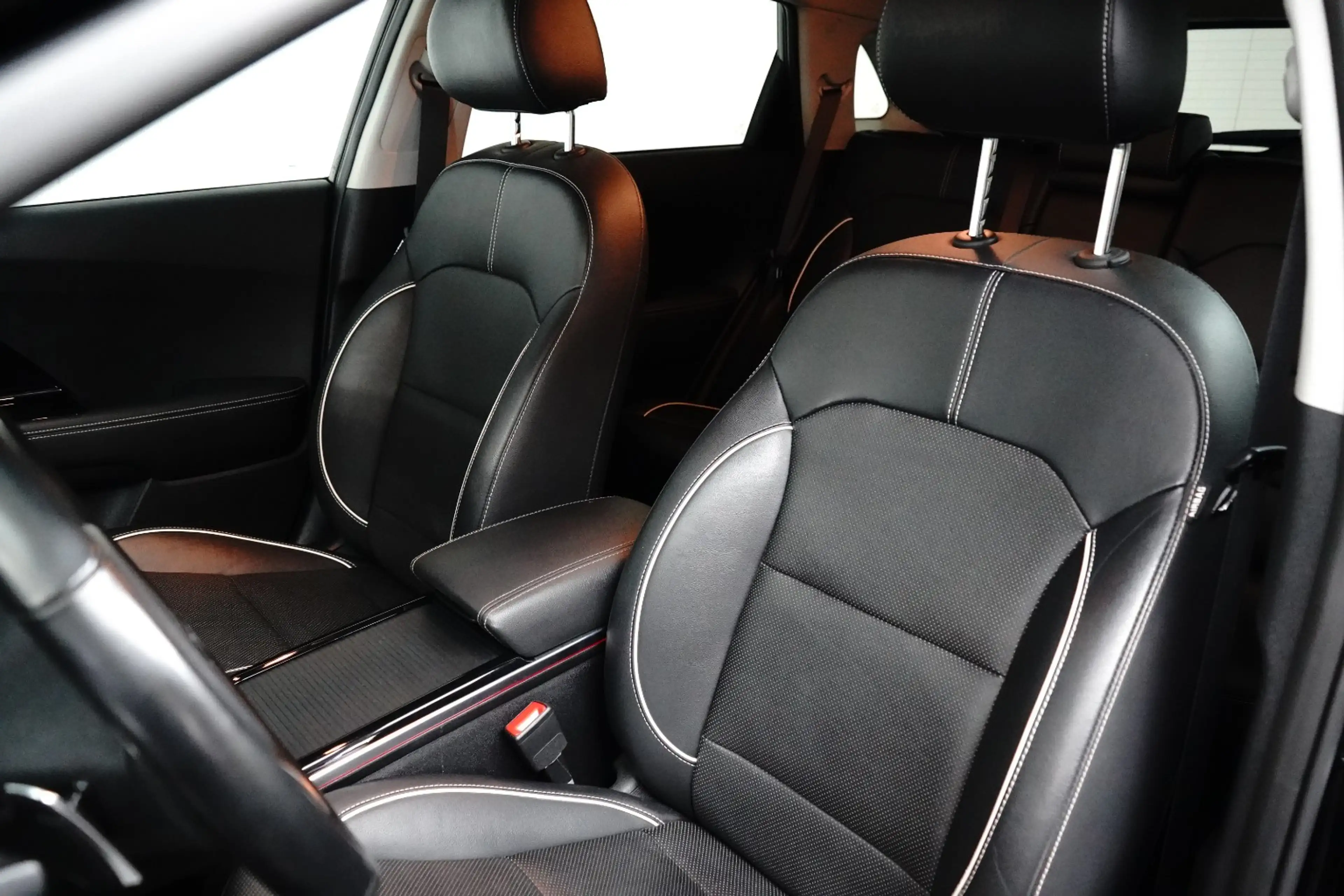Kia e-Niro ExecutiveLine 64 kWh | Elek. Stoelen met Memory | — photo 11