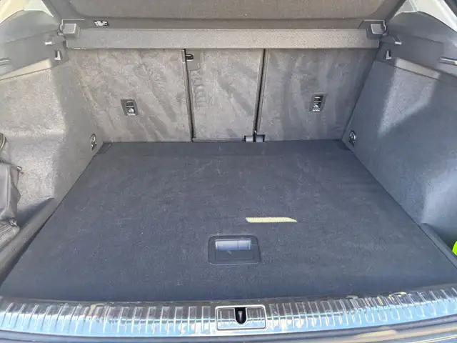 Audi Q3 view 14