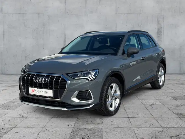 Audi Q3 view 2