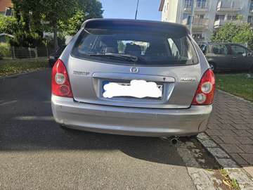 Mazda 323F Sporty – EZ 12/2002. TÜV neu