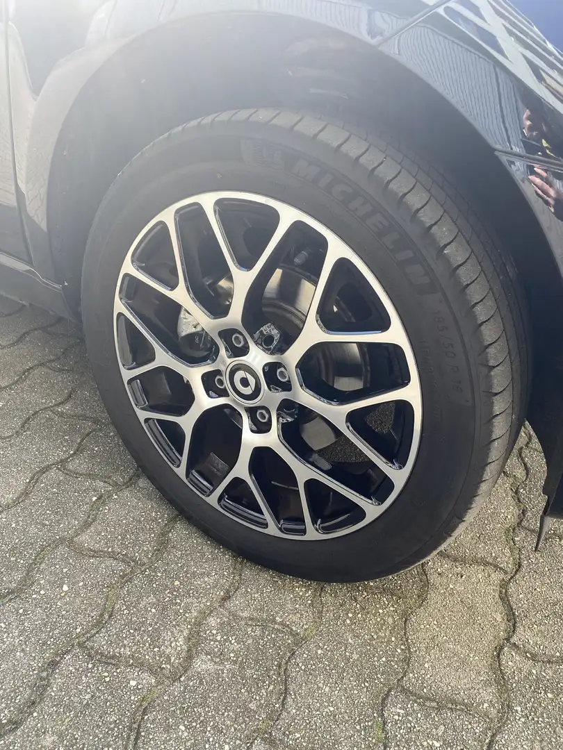 smart forTwo cabrio EQ prime Blau - 2