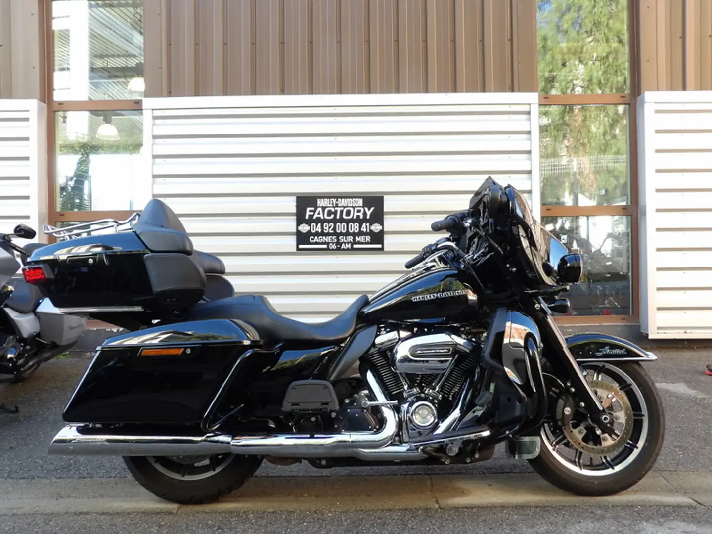 Harley-Davidson Electra Glide Noir - 1