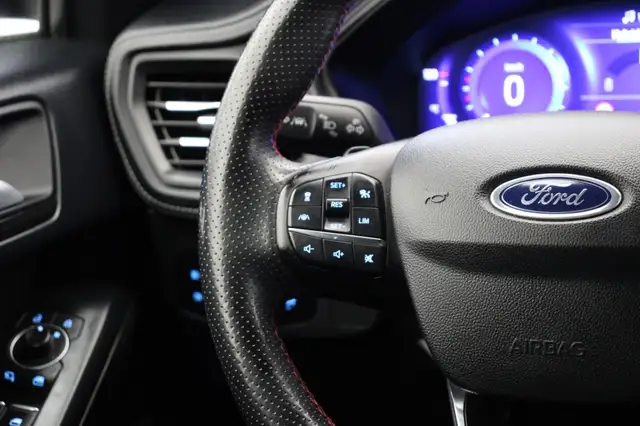Ford Focus view 23