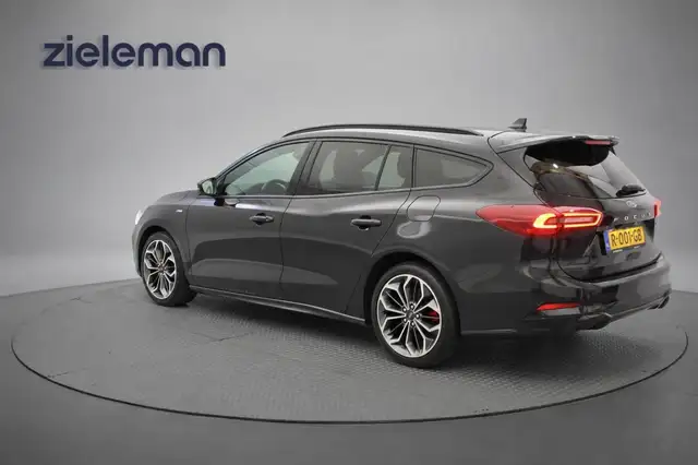 Ford Focus view 3