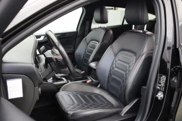 Ford Focus view 10