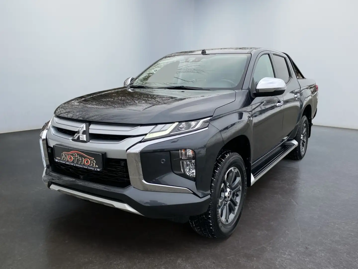 Mitsubishi L200 Top 2.2 DI-D 4WD TEMP PDC SHZ AHK DAB Gris - 2