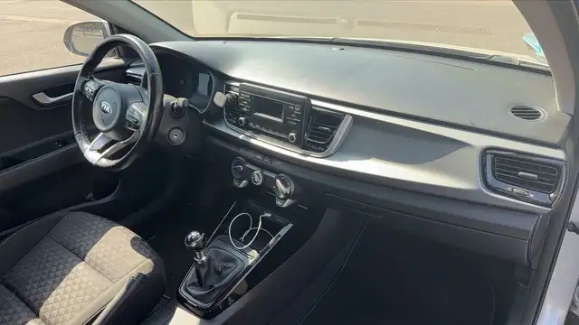 Kia Rio view 10