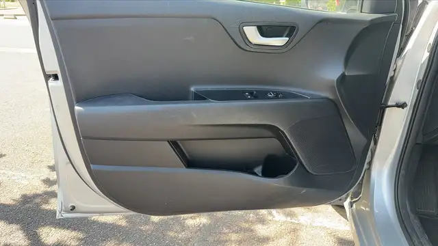 Kia Rio view 7