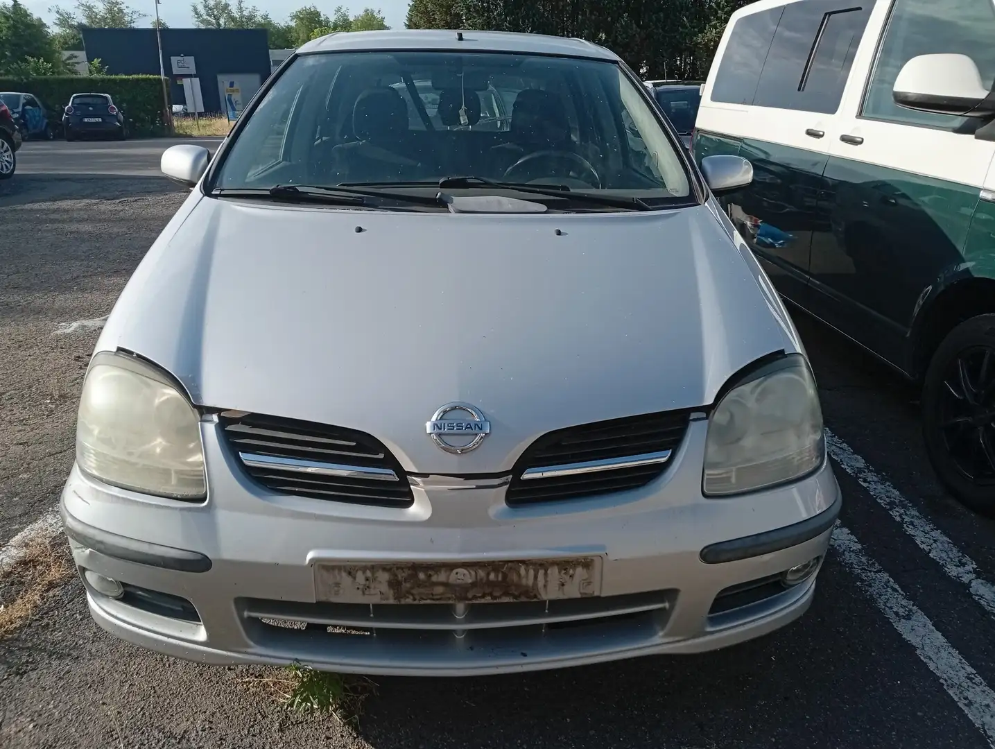 Nissan Almera Tino Acenta plus Grau - 2