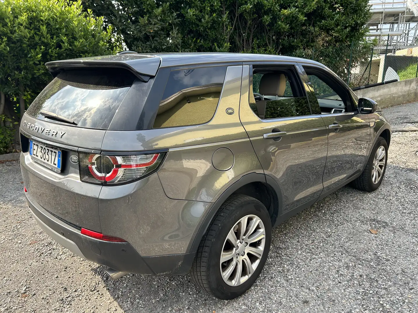 Land Rover Discovery Sport 2.2 sd4 HSE Luxury awd 190cv auto Grigio - 2