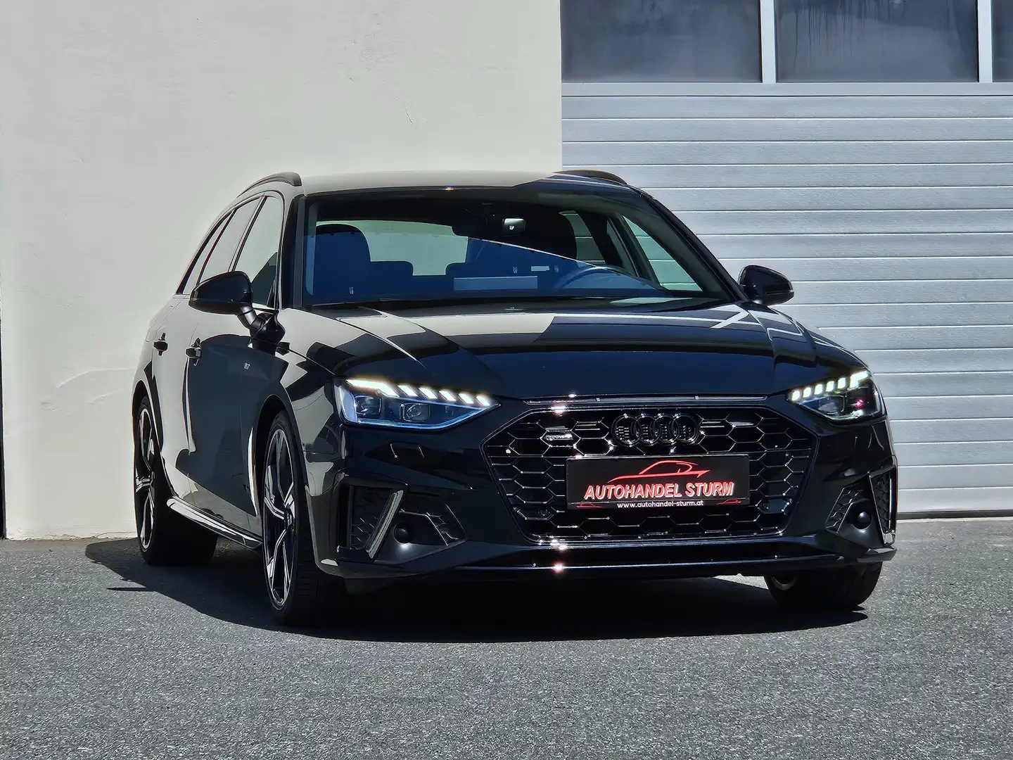 Audi A4 Avant 40 TDI quattro S-line black S-tr *Matrix* Schwarz - 1