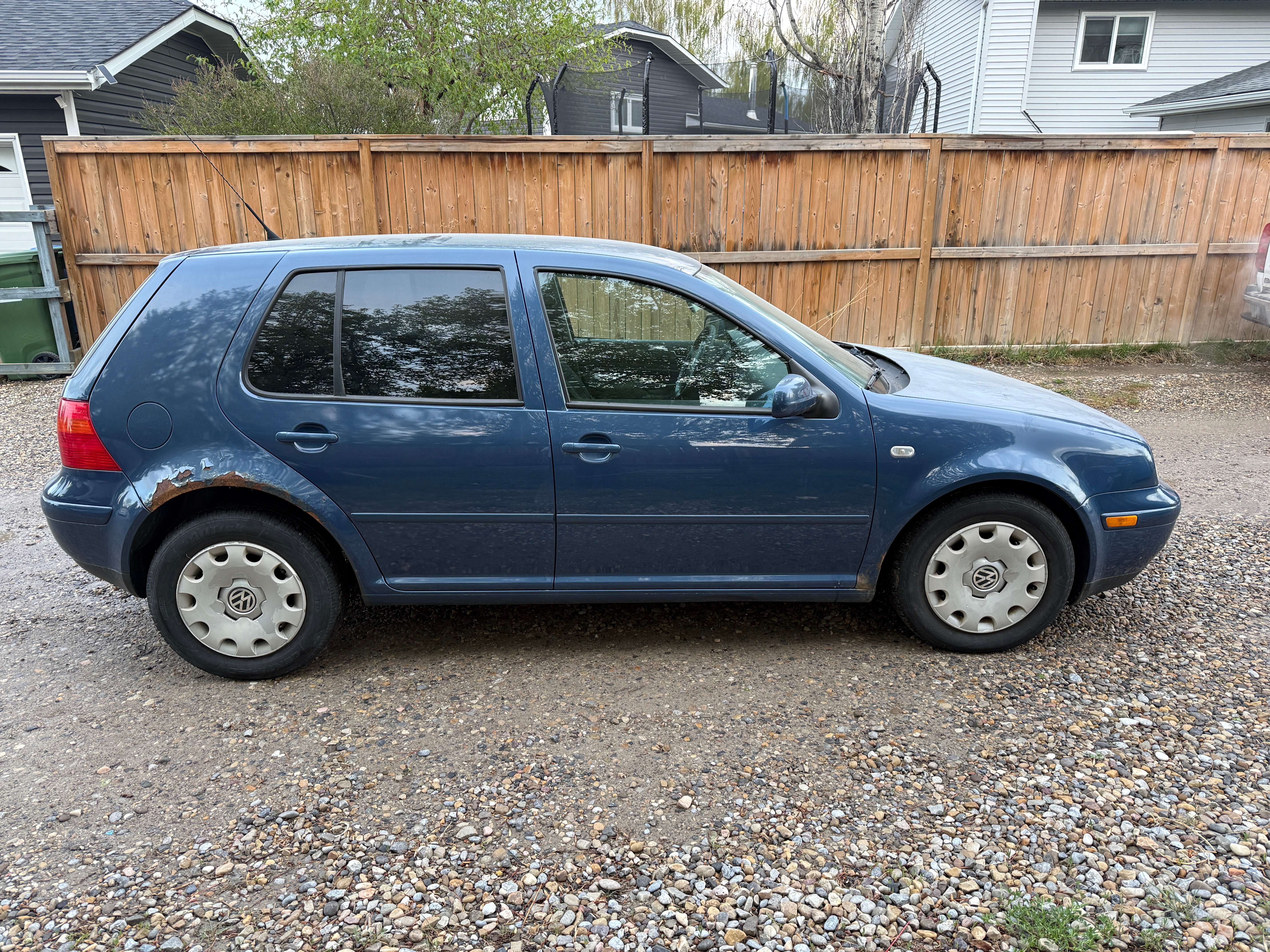 2007 Volkswagen Golf City alt 3