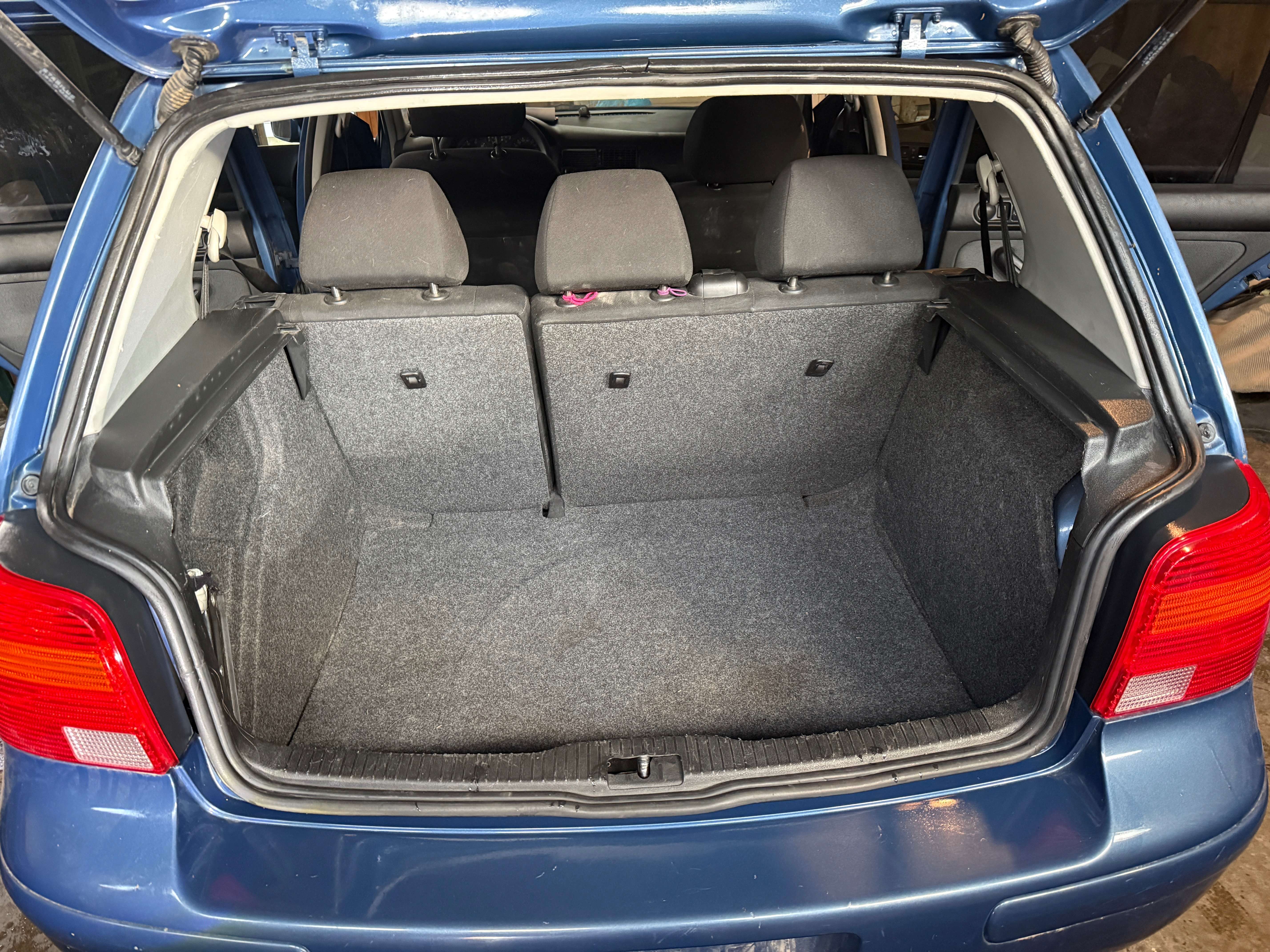2007 Volkswagen Golf City alt 4