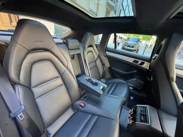 Porsche Panamera view 27
