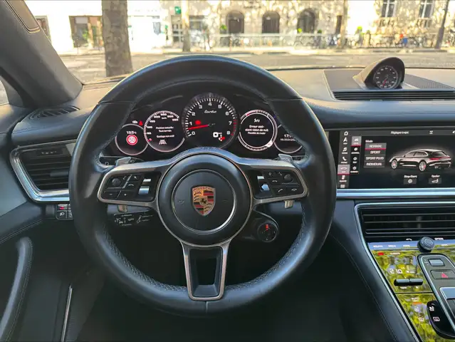 Porsche Panamera view 12