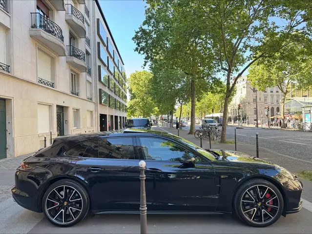 Porsche Panamera view 4